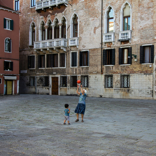 Cos'è il Nonna Maxxing?