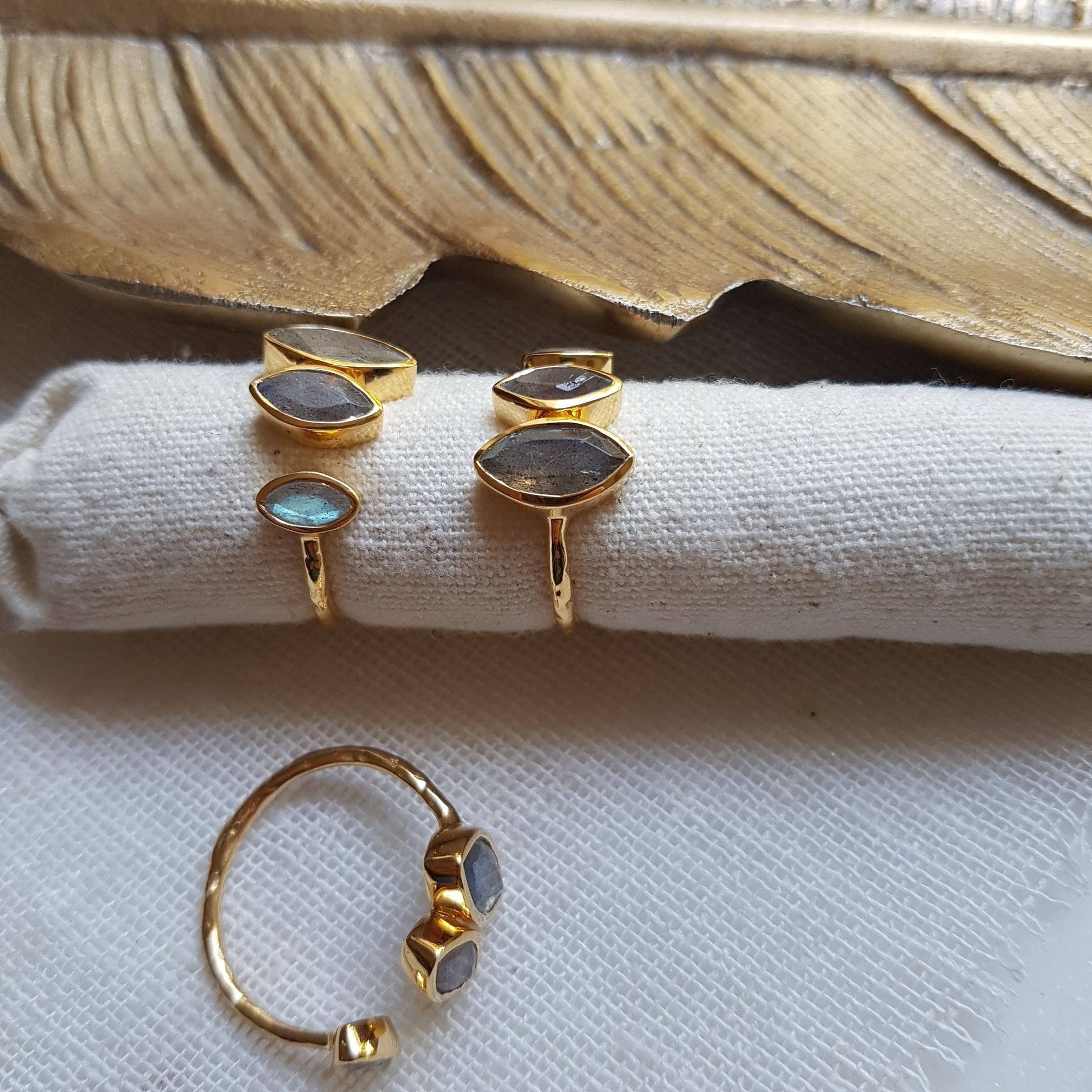 anello martellato pietra naturale
