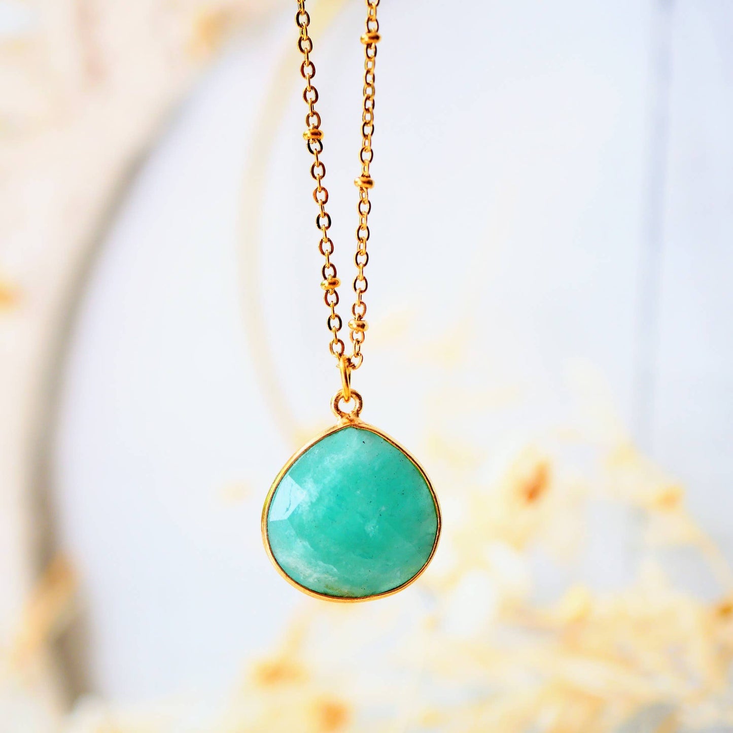 Collana Justine con amazzonite naturale e montatura dorata