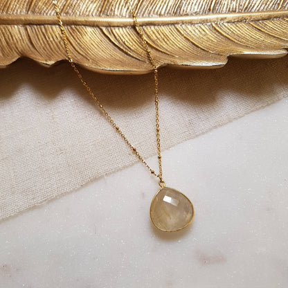 collana pietra naturale con inclusioni dorate