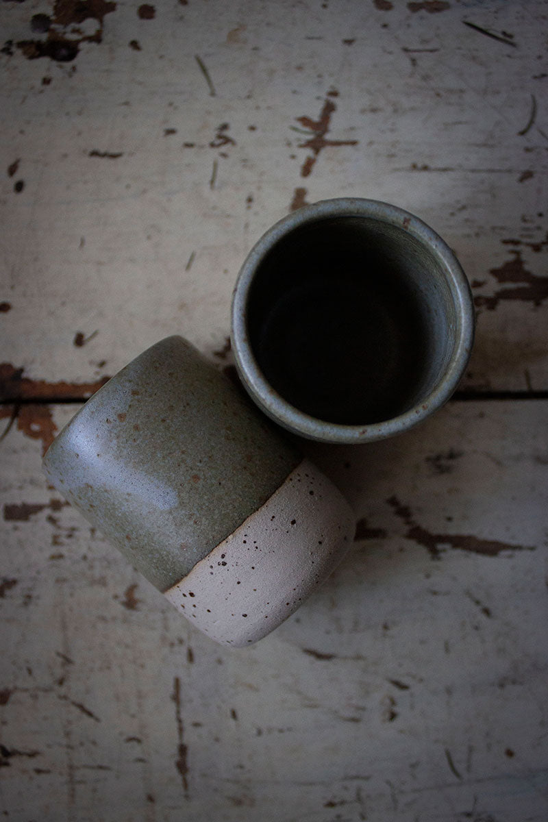 Tazzina per caffè in ceramica lavorata a mano