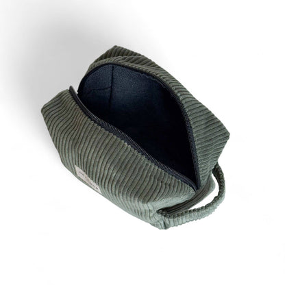 Interno del beauty case medio in velluto verde Amun.