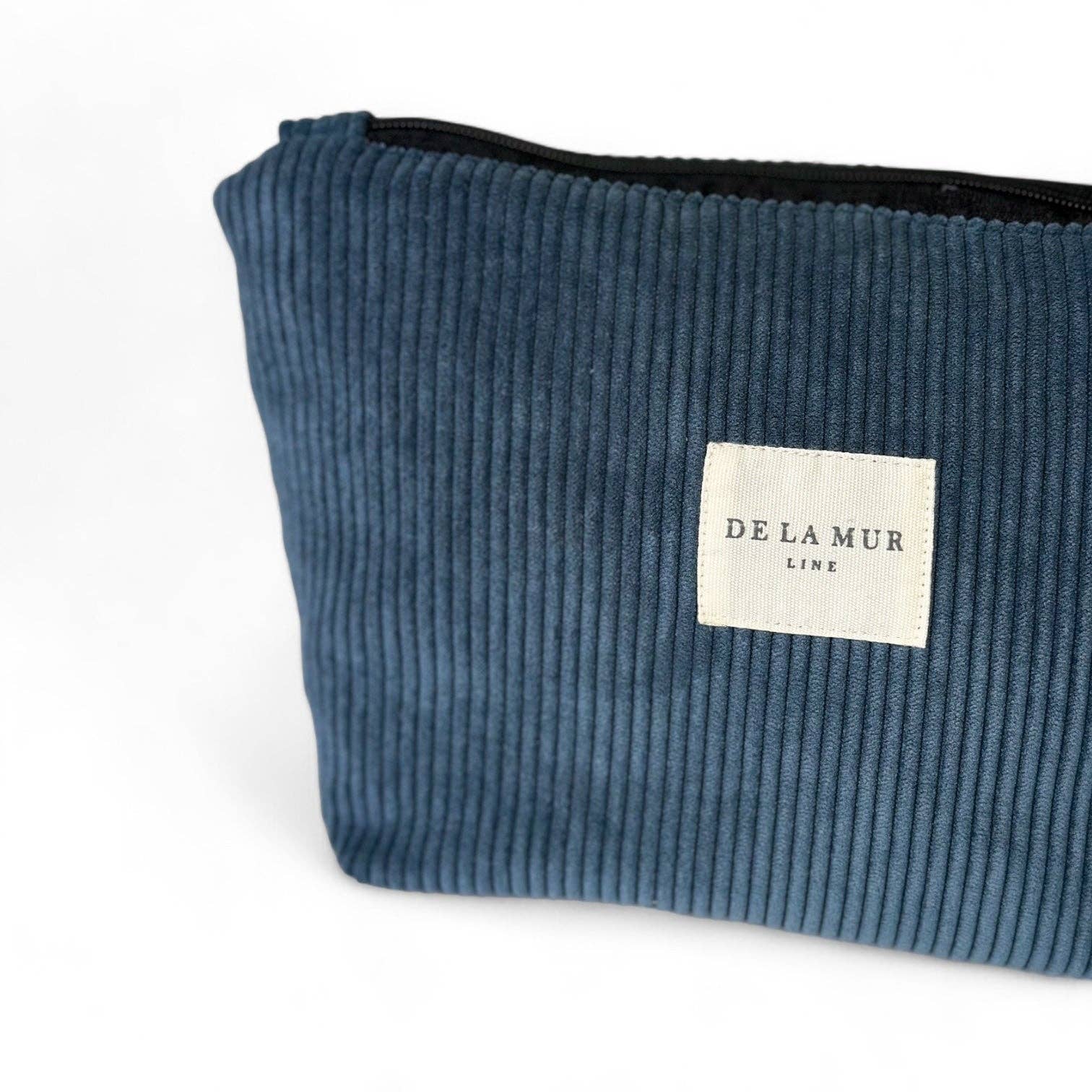 beauty bag in velluto blu